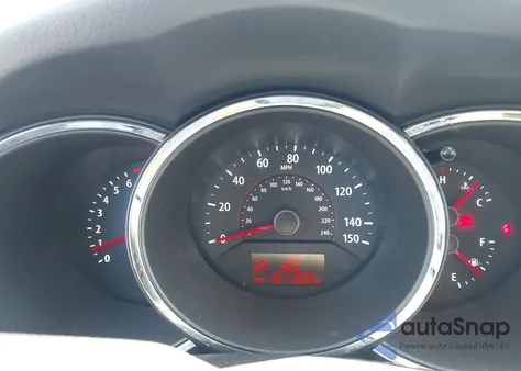 2011 Kia Sorento Lx z USA, uszkodzony, nr VIN 5XYKT3A18BG144739